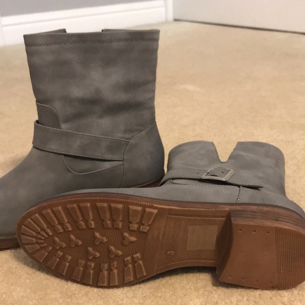 Gray Booties, Never Worn. Size 8 - image 2